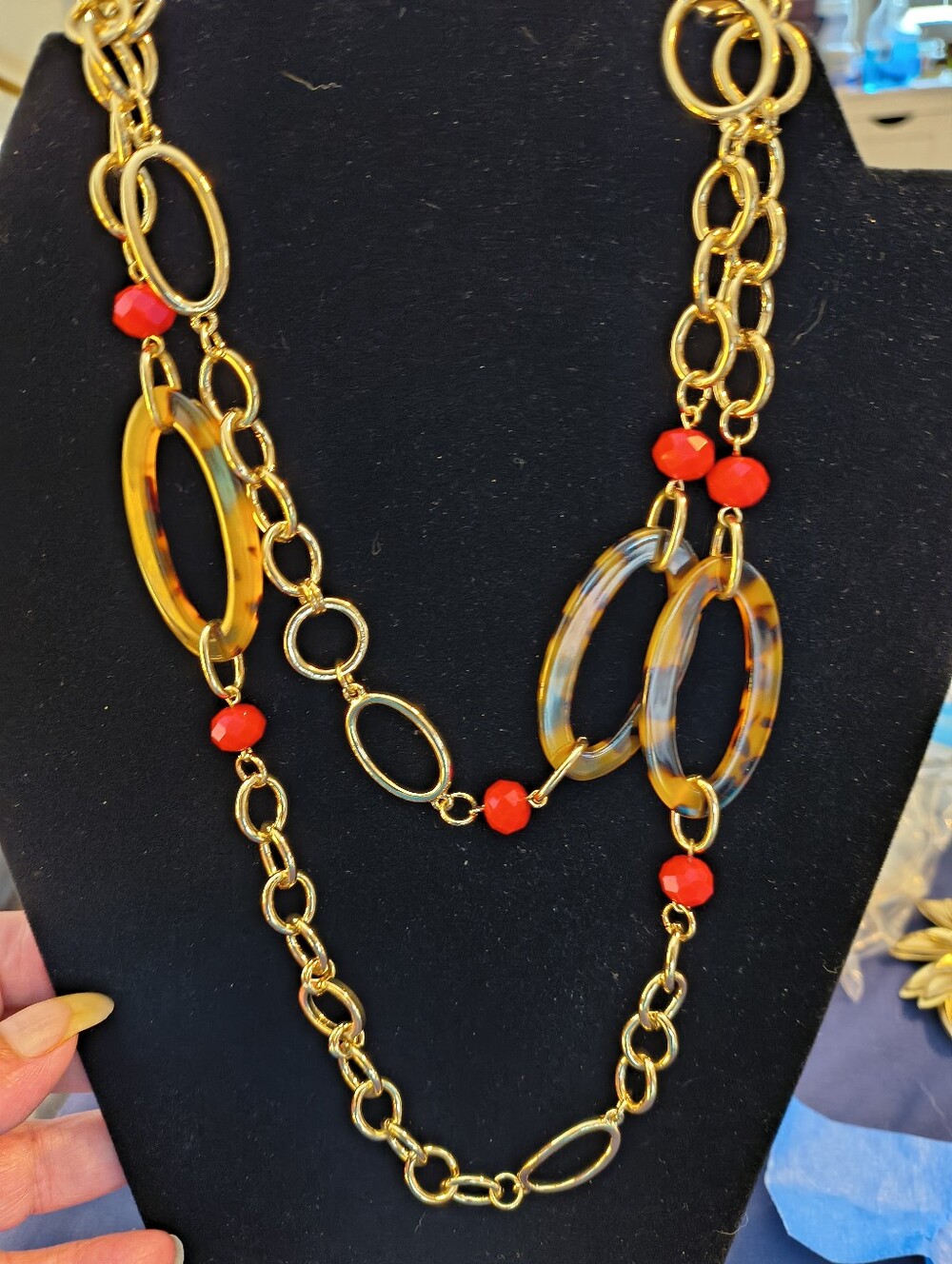 New York & Company NWT Long Gold Tone Tortoiseshell Necklace Red Bead Statement - Picture 8 of 9